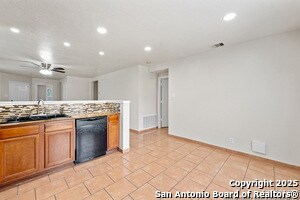 Building Photo - 6627 Arbor Farm