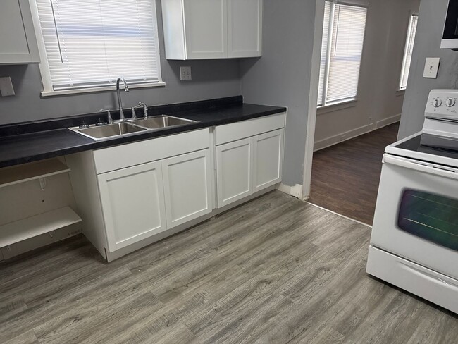 Building Photo - Coming soon!!!!      4 bedroom 2 bath with...