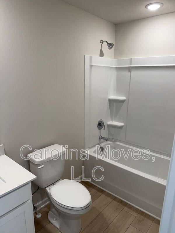 Building Photo - 820 Sandbach Rd