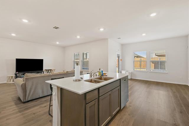 Building Photo - 3329 Watterson Wy