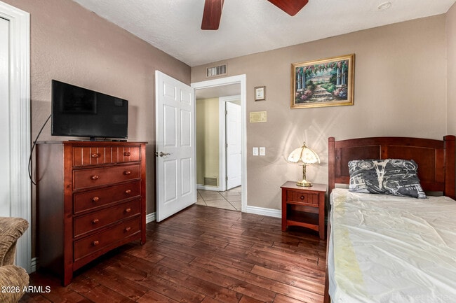 Building Photo - 11051 N 44th Ct