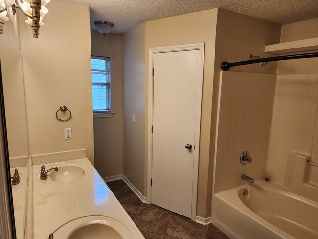 Building Photo - 5729 Bronco Pl