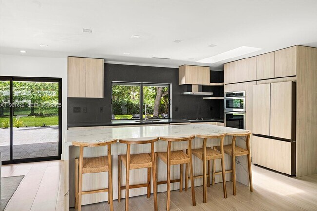 Building Photo - 15121 SW 69th Ct