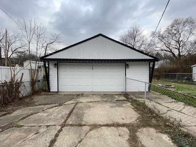 Building Photo - 924 E Chippewa Ave