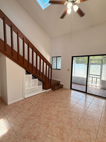 Building Photo - 387 Knox McRae Dr