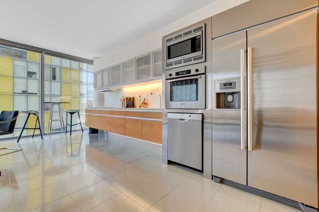 Building Photo - Veer Towers 1010W- Partial Strip Views from this Studio Residence