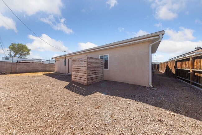 Building Photo - Rare 4-Bedroom Single-Story Home in Henderson