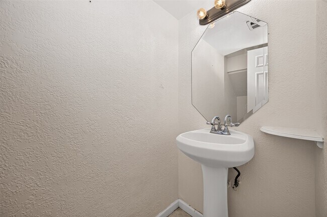 Building Photo - 14030 Cashel Forest Dr