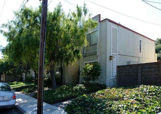 Building Photo - 436 Klute St