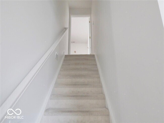 Building Photo - 1350 Hamilton Dr