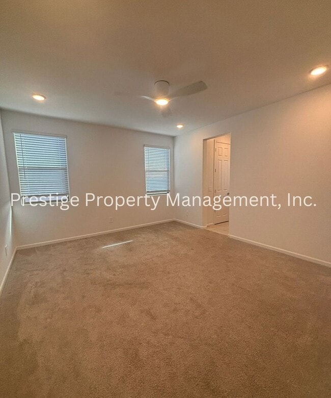 Building Photo - Beautiful 2/2 2-Story West Side Home With ...