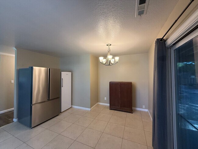 Building Photo - 1460 Berry Dr