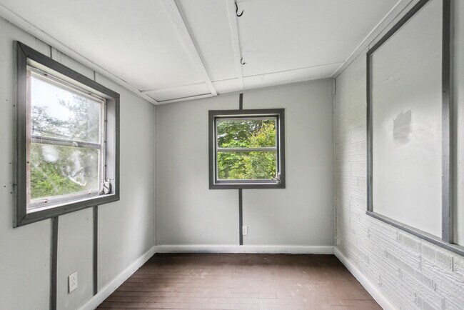 Building Photo - 2550 Farmer Rd NW
