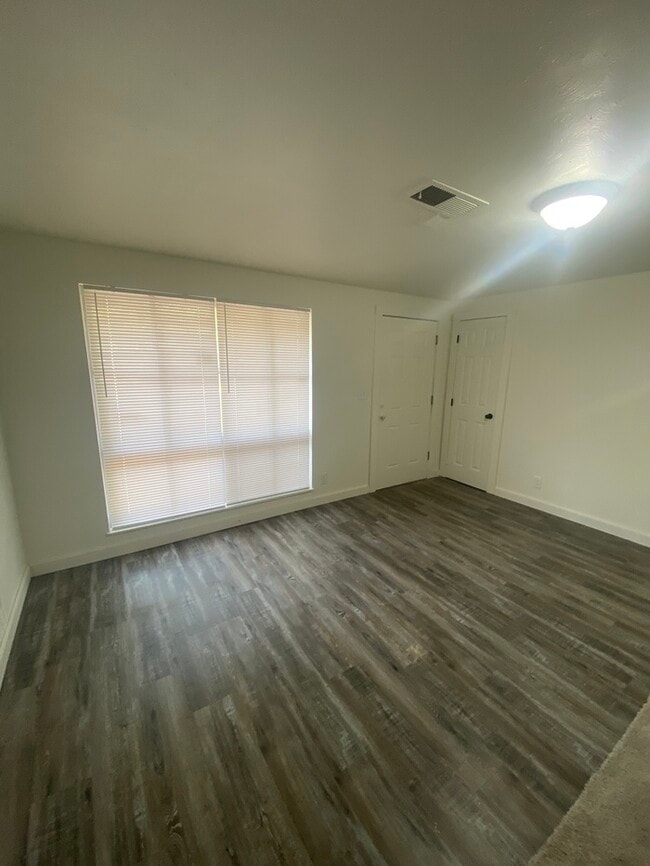 Building Photo - 2706 W 26th Ave