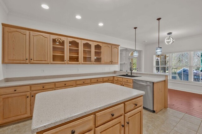 Building Photo - 614 Greene Dr