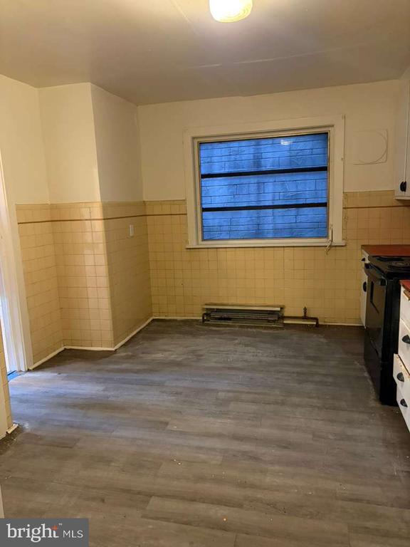 Building Photo - 915 N Delaware St