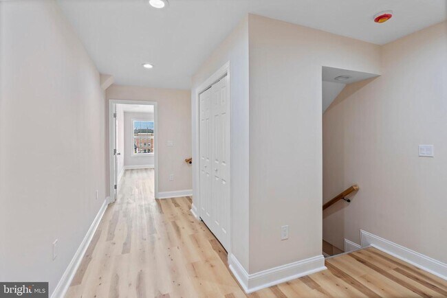 Building Photo - 919 Stiles St