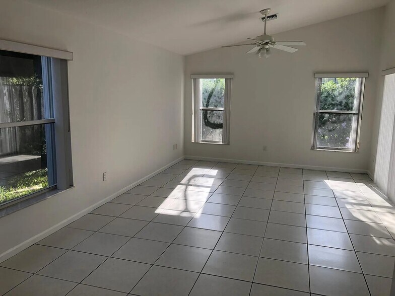 Building Photo - 22875 Barrister Dr