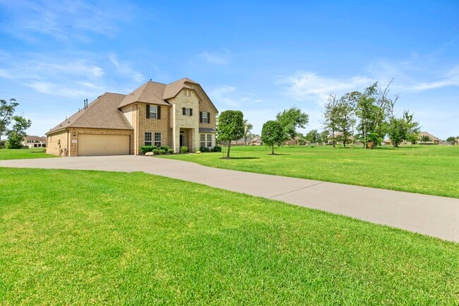 Building Photo - 9502 Windsong Dr