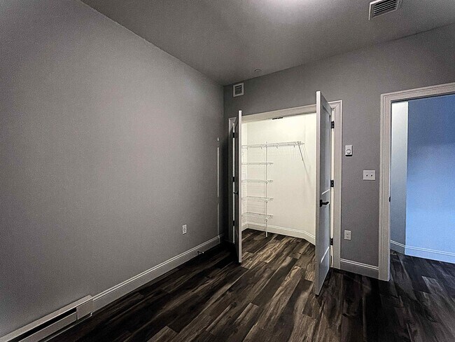 Building Photo - 25 Lowell St