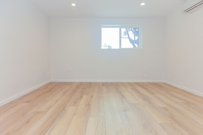 Building Photo - 1855 Euclid Street Residences