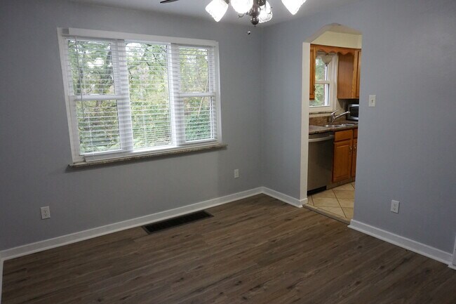 Building Photo - 3143 Glendale Ave