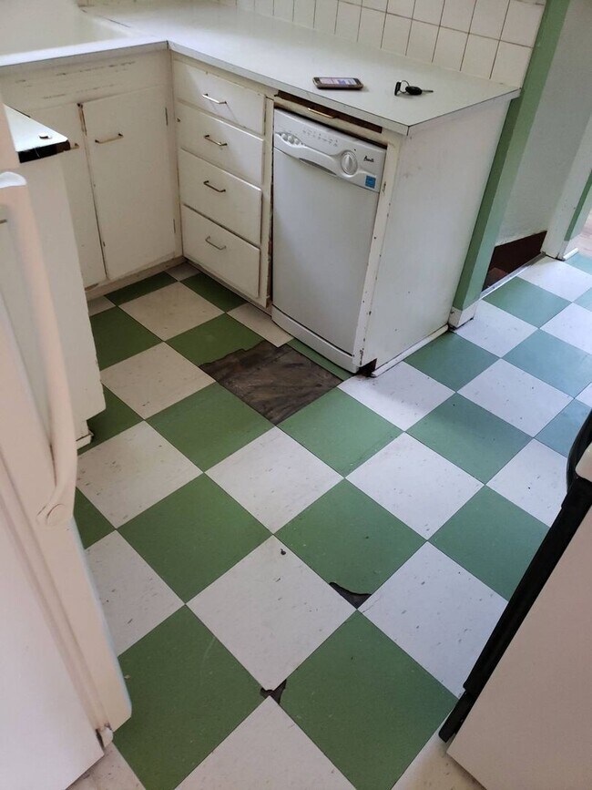 Building Photo - 1005 NE D St