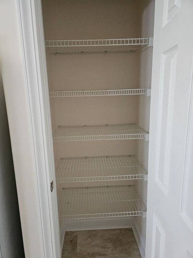 Building Photo - Beautiful 3 bedroom, 2 bath duplex with two car garage. - NO PETS