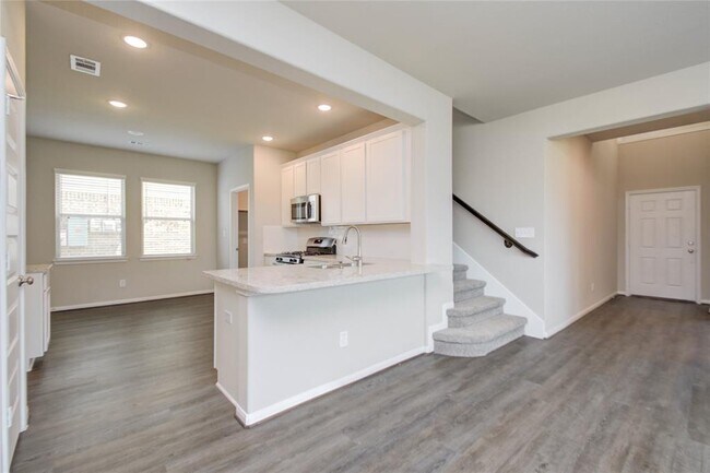 Building Photo - 8411 Baywatch Cir