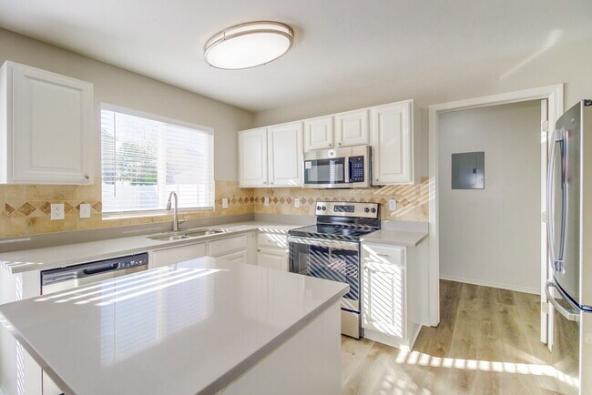 Building Photo - 3174 Hunter Farm Way