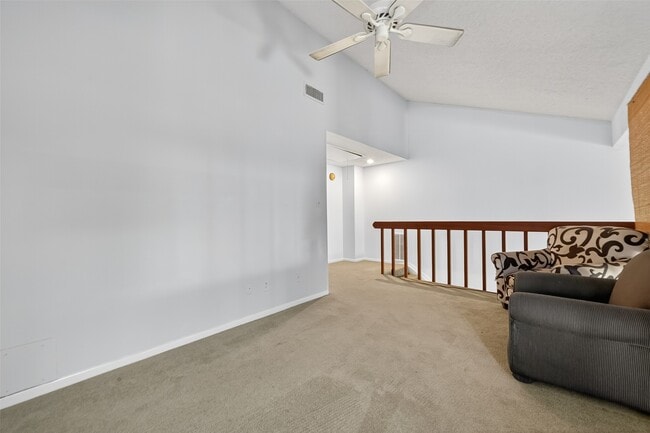 Building Photo - 2818 Crest Park Dr