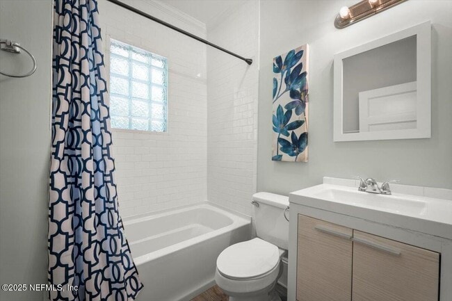 Building Photo - 1913 Redell St