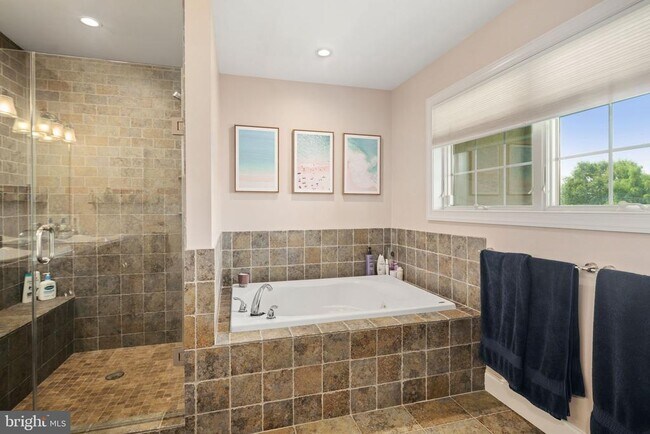 Building Photo - 1001 N 3rd St