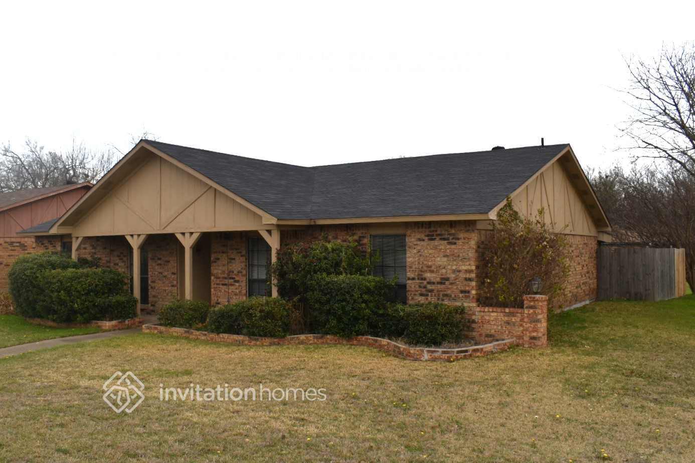 Building Photo - 828 Wood Glen