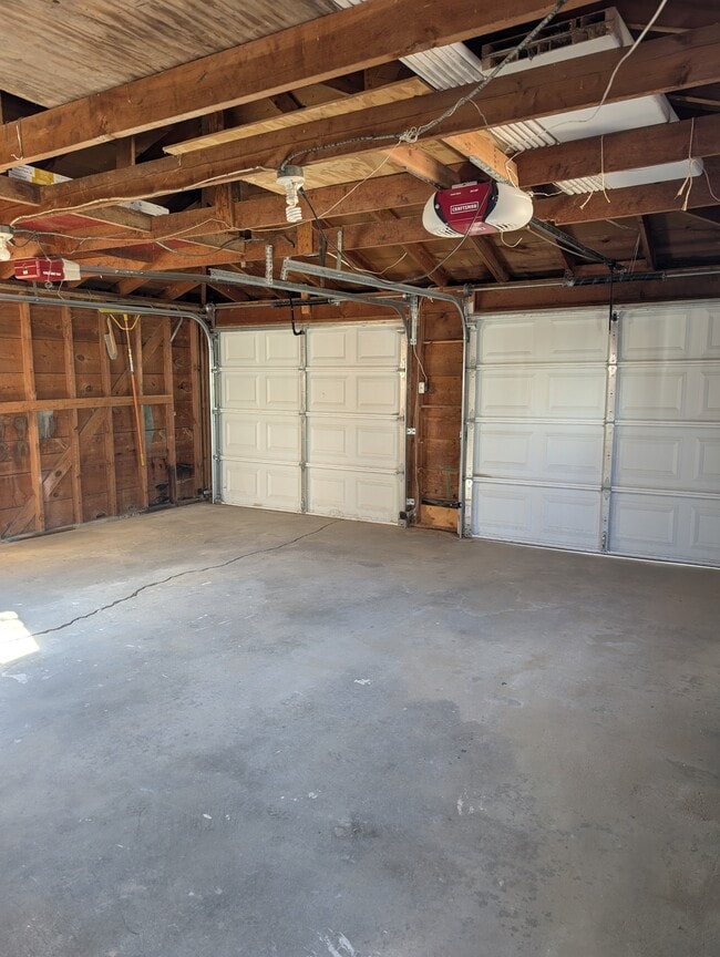 Building Photo - 1657 N Moline St