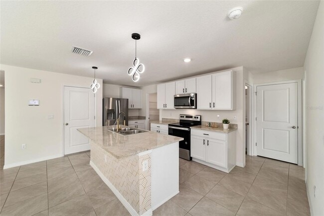 Building Photo - 8741 SW 45th Ct