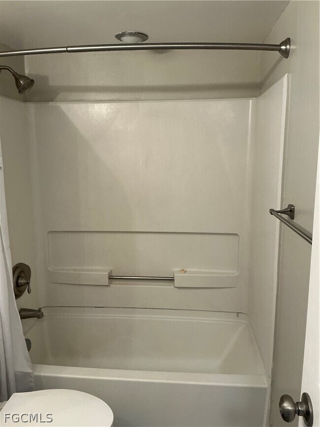 Building Photo - 2885 Palm Beach Blvd