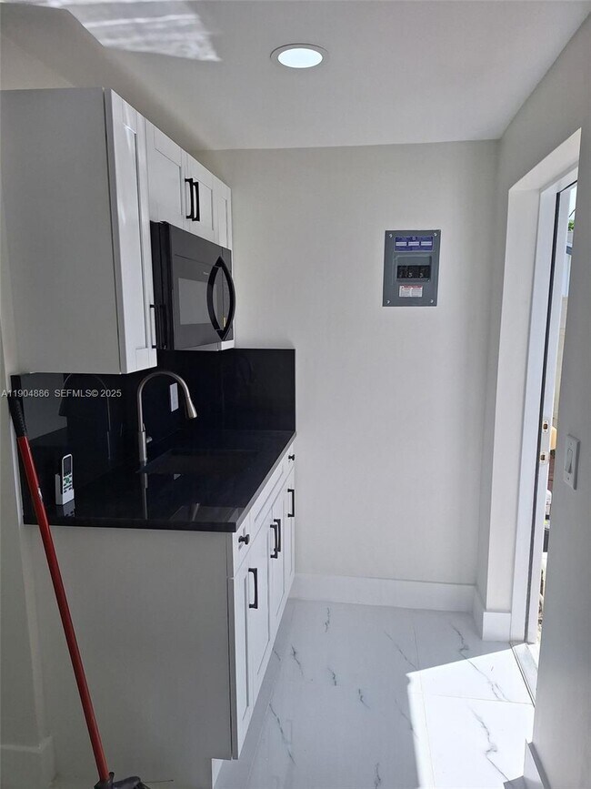 Building Photo - 26XX Riviera Dr