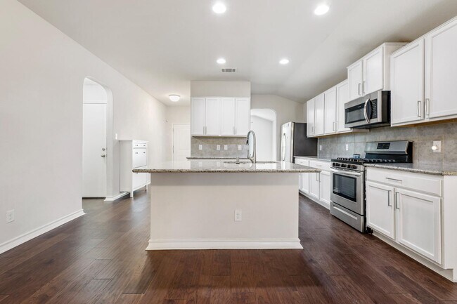 Building Photo - 13026 Maestro Spark