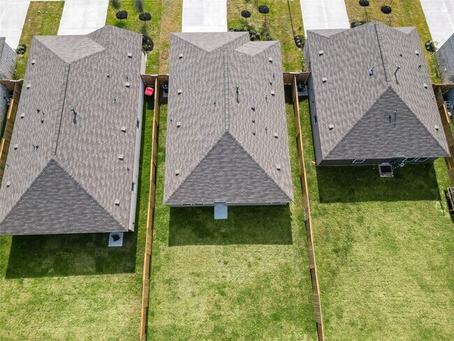 Building Photo - 5119 Red Drum Dr