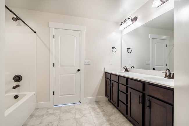 Building Photo - Big Horn Dr