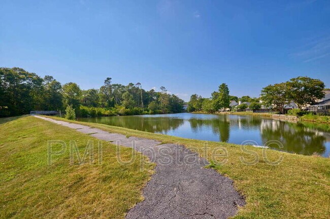 Building Photo - 307 Woodruff Lake Way