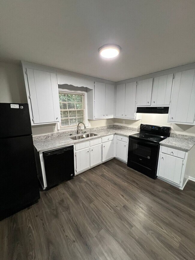 Building Photo - 369-371 Freeport Drive