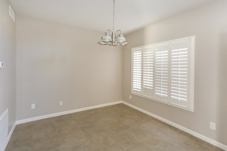 Building Photo - 4533 E Annette Dr