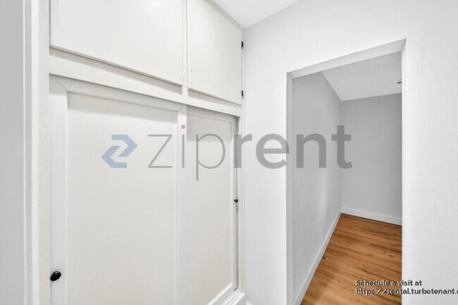 Building Photo - 5189 Olivewood Ave