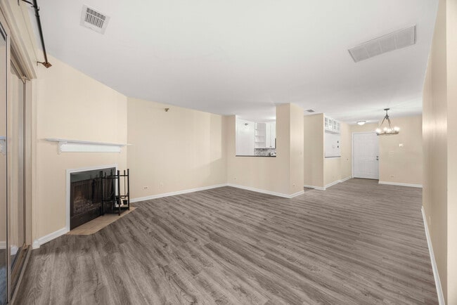 Building Photo - 214 Glengarry Dr