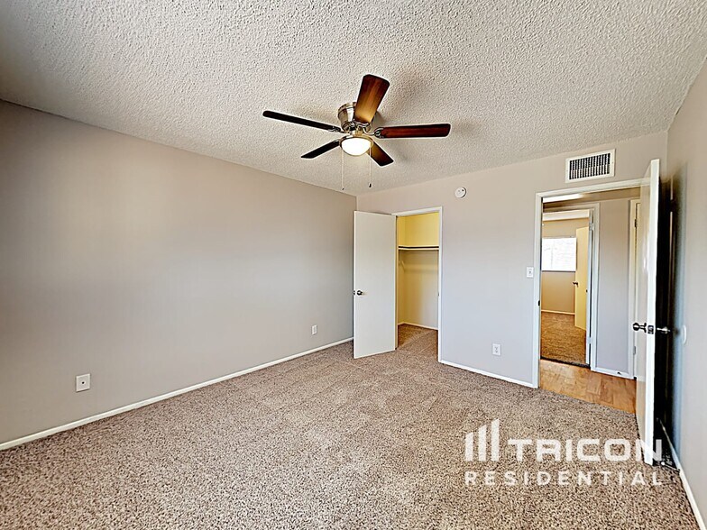 Building Photo - 4121 W Griswold Rd