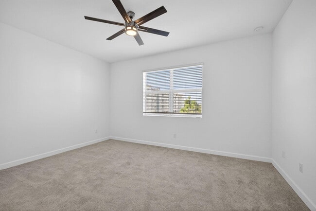 Building Photo - 846 SE grovebush Ln