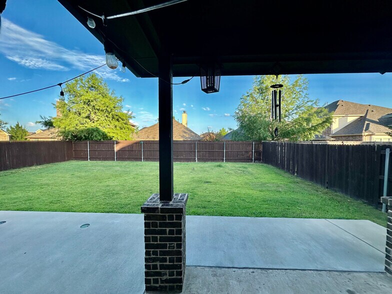 Building Photo - 705 Cypress Hill Dr