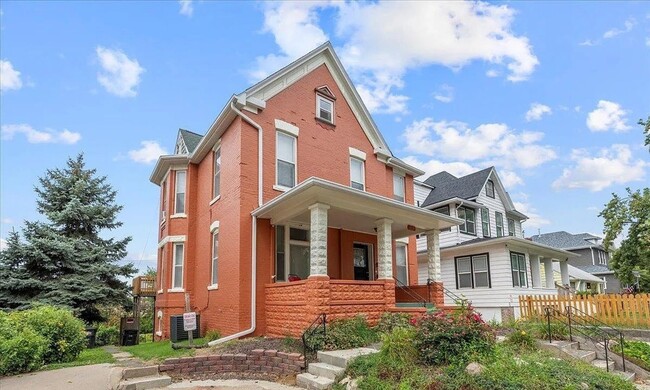 Building Photo - 618 N 40th St